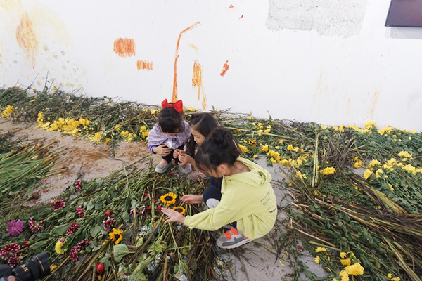 Triển lãm Tỏa 3: Lạc bước trong hành trình cảm xúc-7