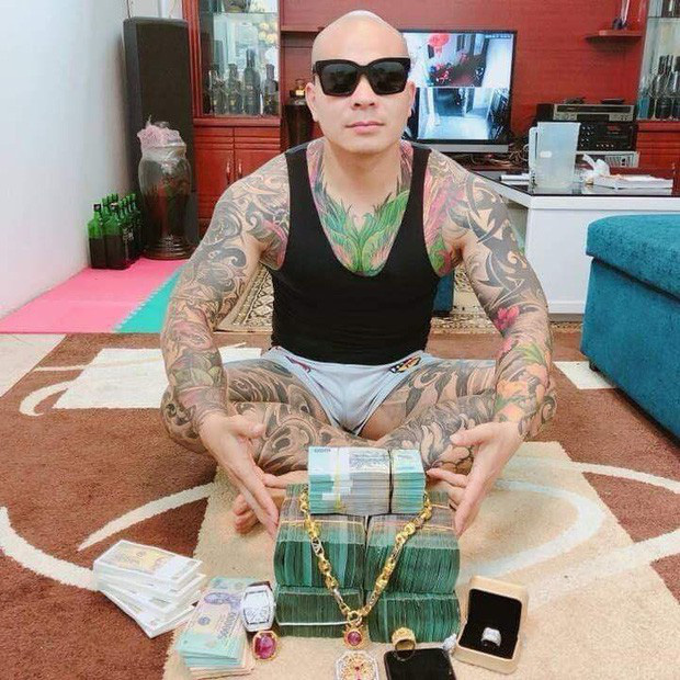 Nhìn lại năm 2019 của các giang hồ mạng: Khá Bảnh đi tù, Huấn Hoa Hồng đi cai nghiện và hàng loạt thánh” nói đạo lý sa lưới công an-10