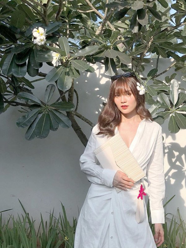 Ninh Dương Lan Ngọc thay đổi phong cách, ăn mặc ngày càng gợi cảm-13