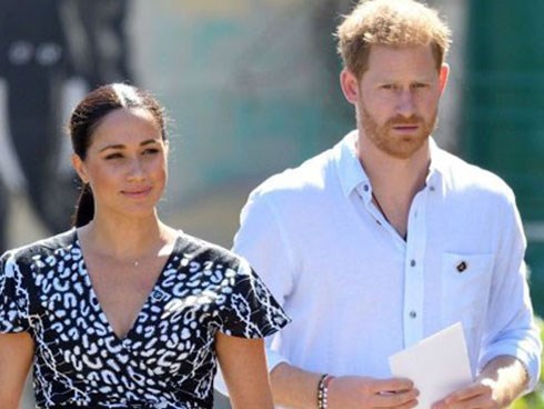 Đi nghỉ lễ ở nước ngoài, vợ chồng Meghan Markle muối mặt khi bị một đầu bếp từ chối phục vụ một cách phũ phàng vì lý do này