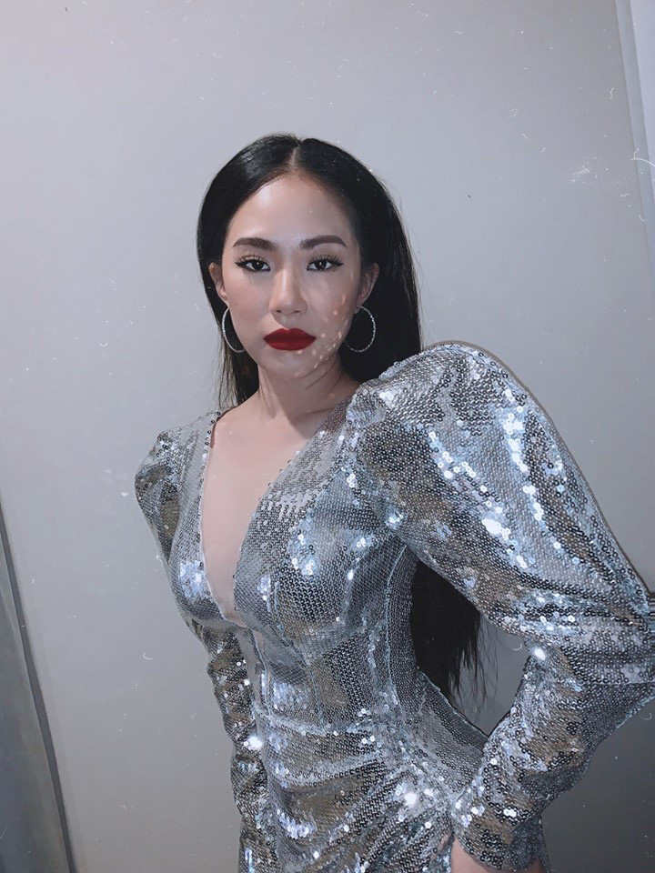 Lý Nhã Kỳ chốt sổ 2019 bằng pha make up tự dìm nhan sắc, nhưng đó vẫn chưa là tất cả...-7