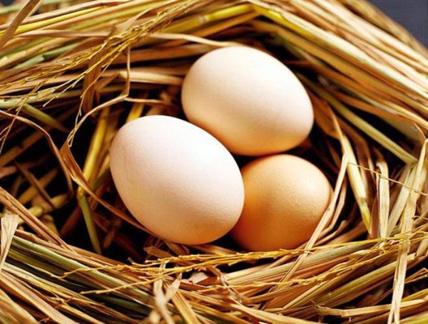 Thói quen nhiều người mắc khi luộc biến trứng gà thành chất độc-1