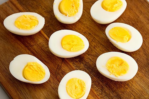 Thói quen nhiều người mắc khi luộc biến trứng gà thành chất độc-3