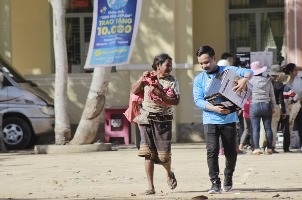 Điện máy Xanh mang bếp ấm cơm dẻo đến bà con nghèo cả nước-2