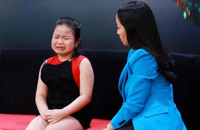 Con gái 7 tuổi lập bảng nội quy 5 điều nghiêm ngặt cho ba mẹ, giải thích rõ từng chi tiết khiến ai cũng phì cười-3