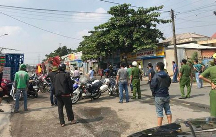 Chồng nghi ngáo đá đánh đập, cầm dao khống chế vợ nhiều giờ liền-1