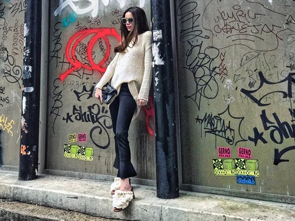 Thứ 2 cuối cùng trong năm, Hồ Ngọc Hà diện dép chổi lau nhà huyền thoại từ ba năm trước-5