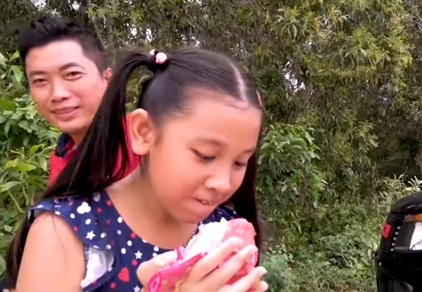 Nam diễn viên nổi tiếng gây phẫn nộ khi thử thách sao nhí 10 tuổi ăn 5 trái thanh long đến mức phát ói-2