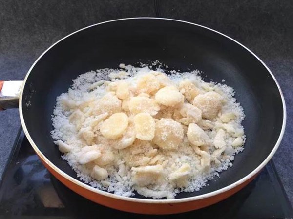 Mứt mã thầy vừa lạ vừa rẻ, đem ra đãi Tết khách ai cũng mê-6