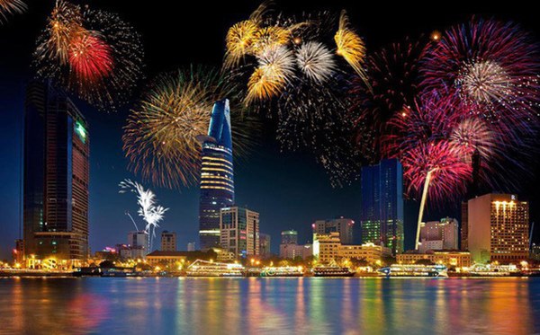 Ghim ngay 6 địa điểm ngắm pháo hoa đẹp nhất Sài Gòn dịp Tết Dương lịch 2020, lập hội đi countdown đón năm mới liền thôi!-6