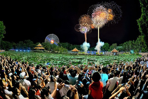 Ghim ngay 6 địa điểm ngắm pháo hoa đẹp nhất Sài Gòn dịp Tết Dương lịch 2020, lập hội đi countdown đón năm mới liền thôi!-10