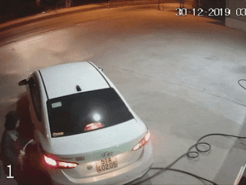 Tài xế ôtô, xe máy quay đầu bỏ chạy khi nhìn thấy CSGT-1