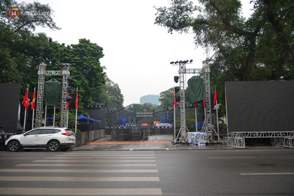 Hà Nội và Sài Gòn sẵn sàng đón chào thập kỷ mới năm 2020 với những sân khấu Countdown cực hoành tráng-1