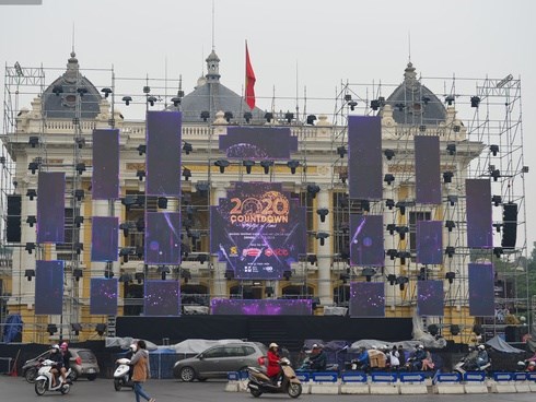 Hà Nội và Sài Gòn sẵn sàng đón chào thập kỷ mới năm 2020 với những sân khấu Countdown cực hoành tráng