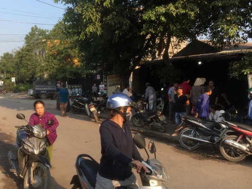 Tá hỏa phát hiện con gái 8 tuổi nằm tử vong ngoài sân, mẹ chết trong tư thế treo cổ-2