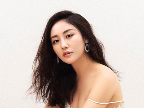 Đàn ông đích thực không bao giờ hóng hớt xin link, mang mông ngực phụ nữ ra làm món mồi nhấm nháp trên bàn nhậu-4