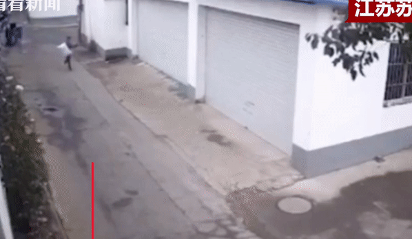 Mẹ ruột ngụy biện hành vi trộm cắp của con trai là cầm nhầm, sau cùng thừa nhận đã dạy đứa trẻ làm vậy với lý do ngớ ngẩn-1