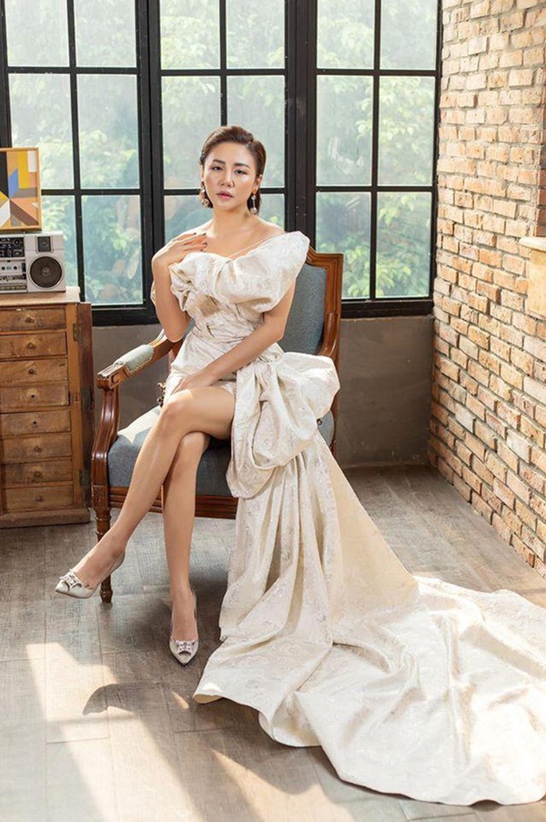 Vẻ sexy đến nghẹn thở của Văn Mai Hương - nữ ca sĩ đang được cả showbiz đứng ra bảo vệ-4
