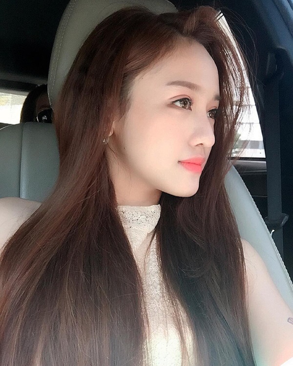 Nhìn lại style của Midu và Tuesday Thúy Vi kể từ ngày có biến: Người luôn nền nã đẹp xinh, người liên tục gây sóng gió khi mặc hở bạo, rút túi ngực-7