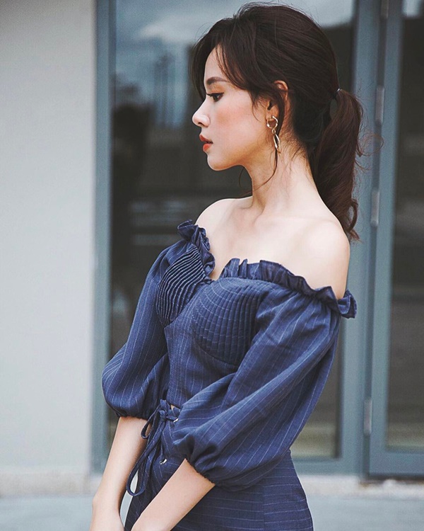 Nhìn lại style của Midu và Tuesday Thúy Vi kể từ ngày có biến: Người luôn nền nã đẹp xinh, người liên tục gây sóng gió khi mặc hở bạo, rút túi ngực-14