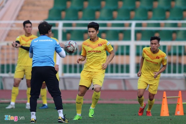 Ai sẽ đảm nhận vị trí hậu vệ phải U23 Việt Nam thay Tấn Tài?-1