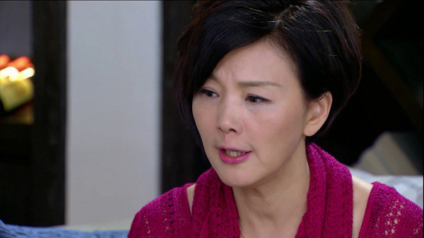 Thấy mẹ chồng vào nhà nghỉ 3 lần/tuần, tôi dụ chồng bắt quả tang, nào ngờ sau khi chứng kiến cảnh tượng trong phòng tôi chỉ biết cúi gằm mặt hổ thẹn-1