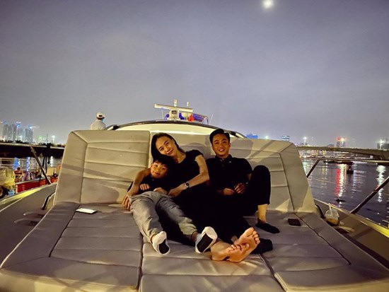 Sau vụ lộ giới tính con, Đàm Thu Trang - Cường Đô La cùng tạm biệt năm 2019, nhưng gây chú ý nhất lại là hành động này với bé Subeo
