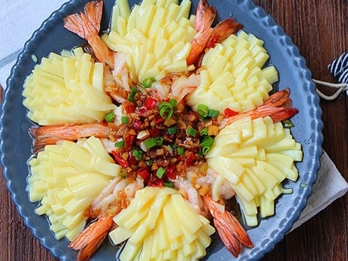 Tiệc đầu năm mà làm món tôm hấp kiểu này đảm bảo cả nhà ngạc nhiên với tài nấu nướng của bạn