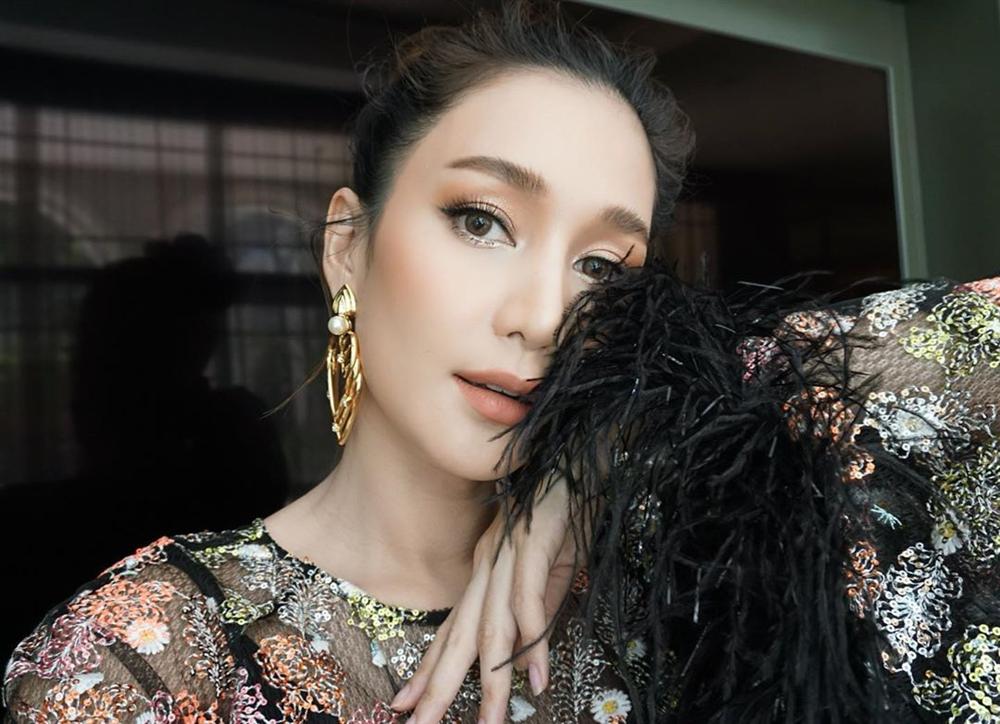 10 gợi ý makeup cho năm mới giúp bạn xinh lung linh và trẻ trung lên vài phần-2