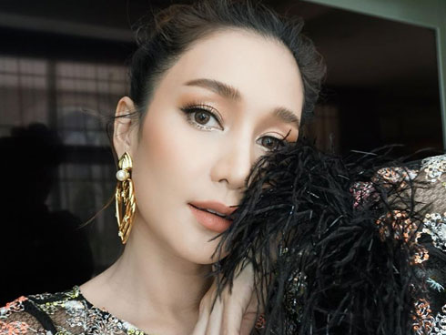 Sao Việt đổi style makeup chóng mặt sau 10 năm: Ngọc Trinh, Lan Ngọc bớt sến”; đẹp ngỡ ngàng là Chi Pu, Minh Hằng-11
