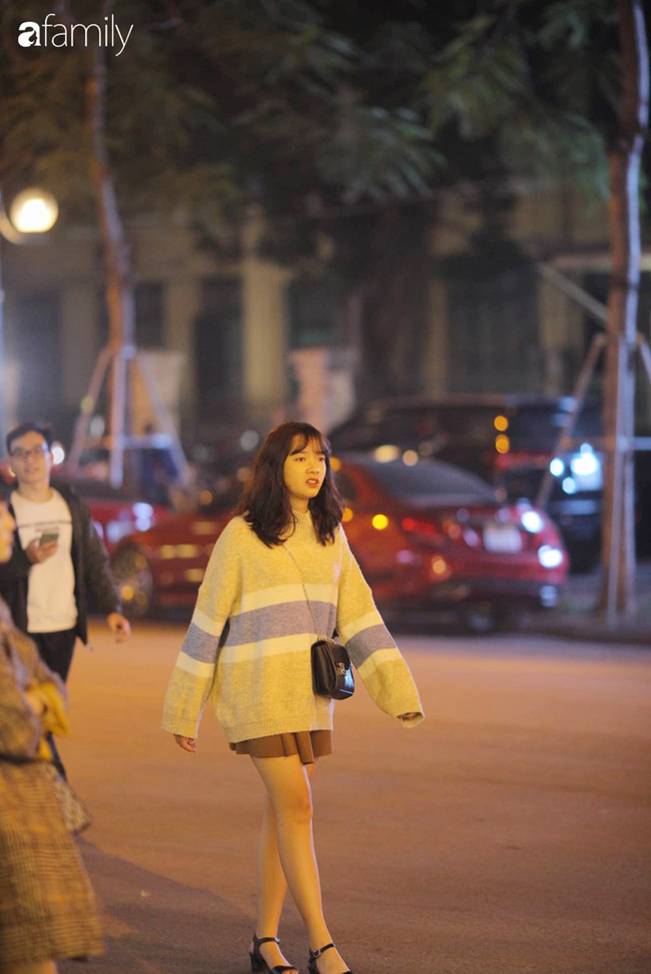 Những khoảnh khắc muốn ngộp thở lẫn mướt mát mồ hôi của biển người chờ đón giây phút giao thừa thập kỷ-11