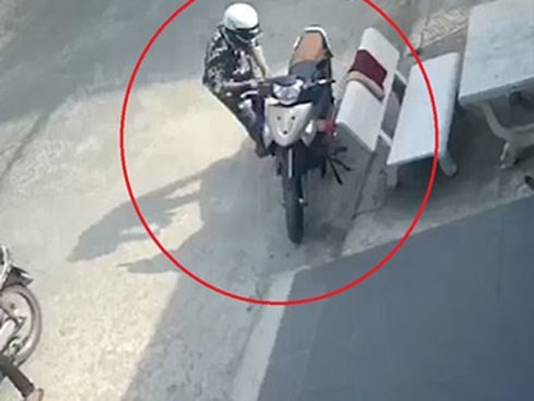 Phá khóa trộm xe máy bất thành ở TP.HCM
