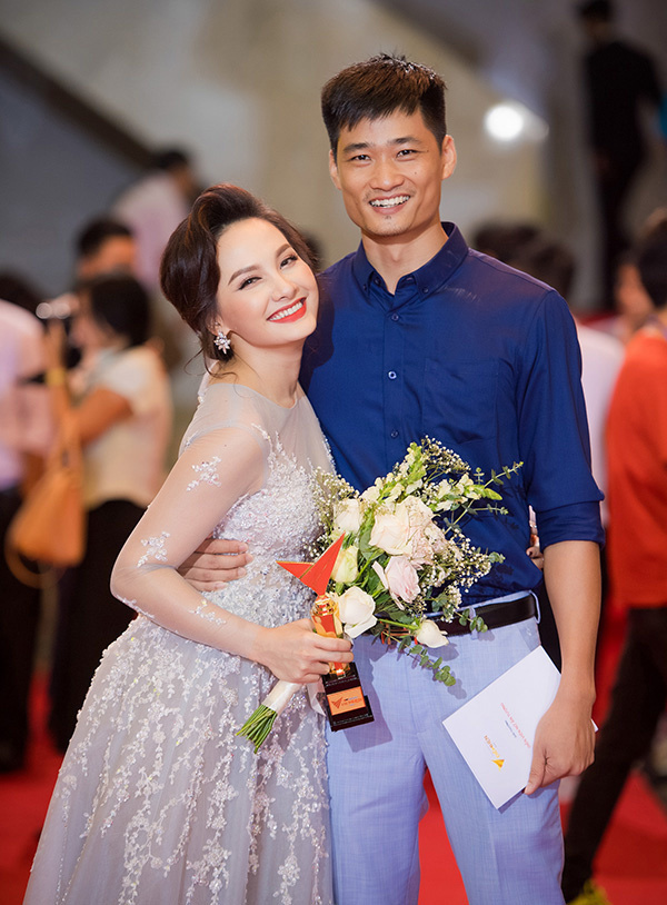 Ngày đầu tiên của năm 2020 nhìn lại 1 năm đổi đời” của sao Việt: Người tên tuổi vụt sáng không kịp cản, người viên mãn hôn nhân đến ghen tị-12