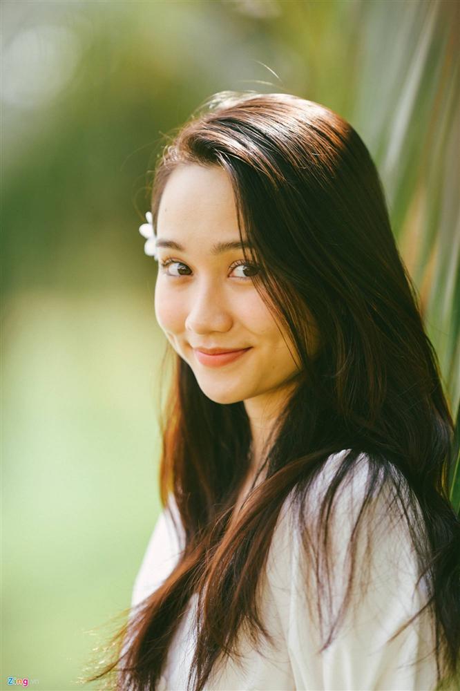 Nhan sắc đời thường của Trúc Anh Mắt biếc-13