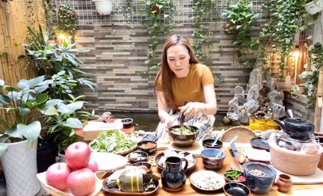 Mỹ Tâm đáng yêu hướng dẫn làm bún mắm nhưng bị nhận xét nói chuyện giống Nam Em-4