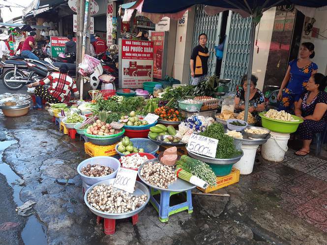 Tiểu thương méo mặt vì hàng hóa ế ẩm dịp Tết Dương lịch-10