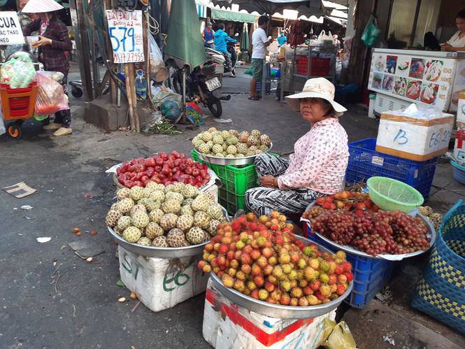 Tiểu thương méo mặt vì hàng hóa ế ẩm dịp Tết Dương lịch-6