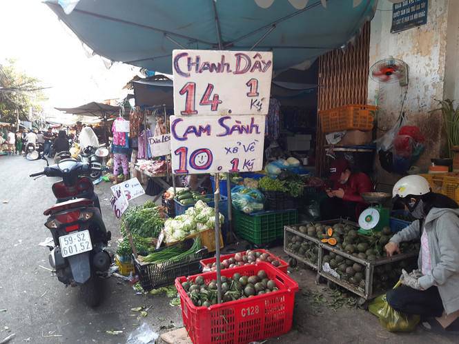 Tiểu thương méo mặt vì hàng hóa ế ẩm dịp Tết Dương lịch-8