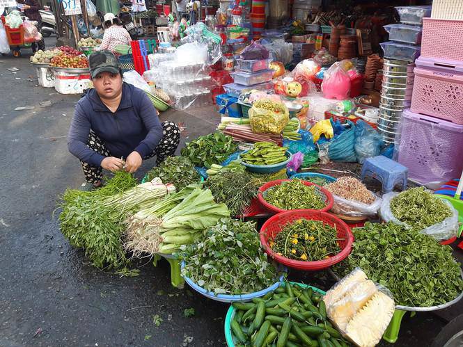 Tiểu thương méo mặt vì hàng hóa ế ẩm dịp Tết Dương lịch-12