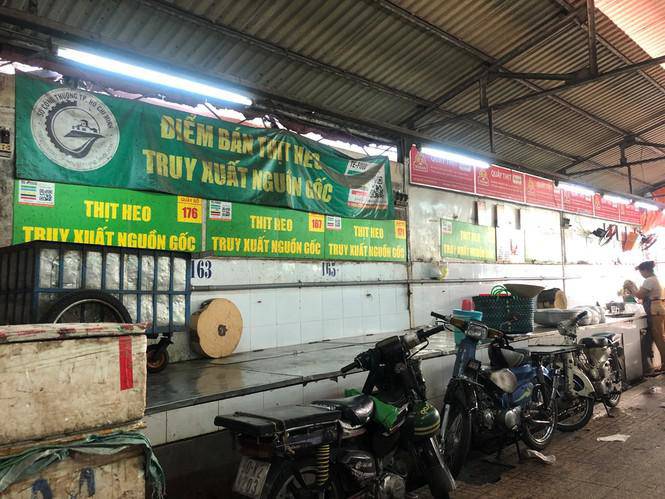 Tiểu thương méo mặt vì hàng hóa ế ẩm dịp Tết Dương lịch-15