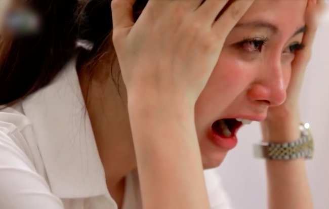 Đang ăn cơm thì chồng nhận được điện thoại từ số máy lạ, anh bật loa ngoài, vừa nghe tiếng nói vang lên, tôi sởn da gà, tái mặt vì sốc-2