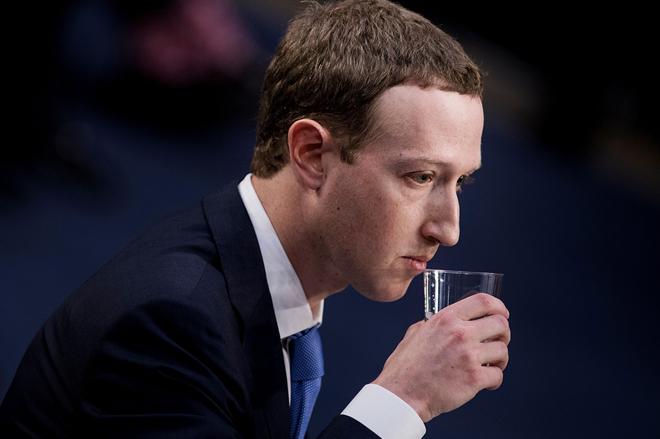 Facebook sụt giảm cổ phiếu, Mark Zuckerberg gia tăng tài sản khủng-1