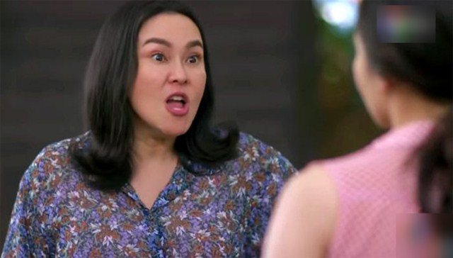 Đêm tân hôn mẹ đuổi anh ra ngoài, khăng khăng mang chăn gối vào ngủ với tôi-2