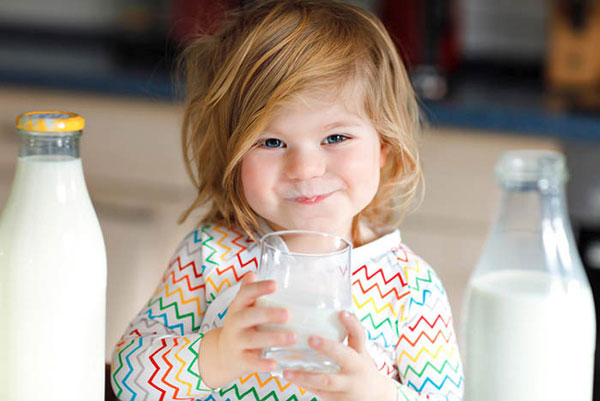 Mỗi ngày uống 2 cốc sữa vào thời điểm này, trẻ nhỏ hấp thụ trọn vẹn dinh dưỡng để cao lớn, thông minh vượt trội-1