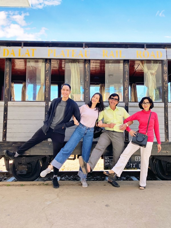 Trúc Diễm vi vu Đà Lạt ngắm mai anh đào-1