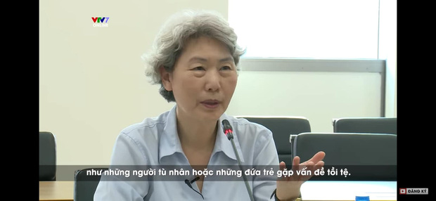 Bị đánh mắng suốt ngày, cô bé 10 tuổi quay clip uất hận: Mẹ tôi là một người độc ác, tôi muốn tìm mẹ ruột, mẹ chỉ thương em trai-12