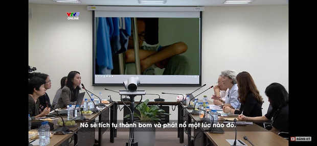 Bị đánh mắng suốt ngày, cô bé 10 tuổi quay clip uất hận: Mẹ tôi là một người độc ác, tôi muốn tìm mẹ ruột, mẹ chỉ thương em trai-9