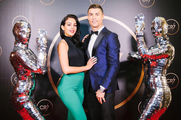 Cũng tài tình như Duy Mạnh, Ronaldo chọn đúng ngày đầu năm để bày tỏ với bạn gái, nhận ngay cơn mưa thả tim từ dân mạng-4