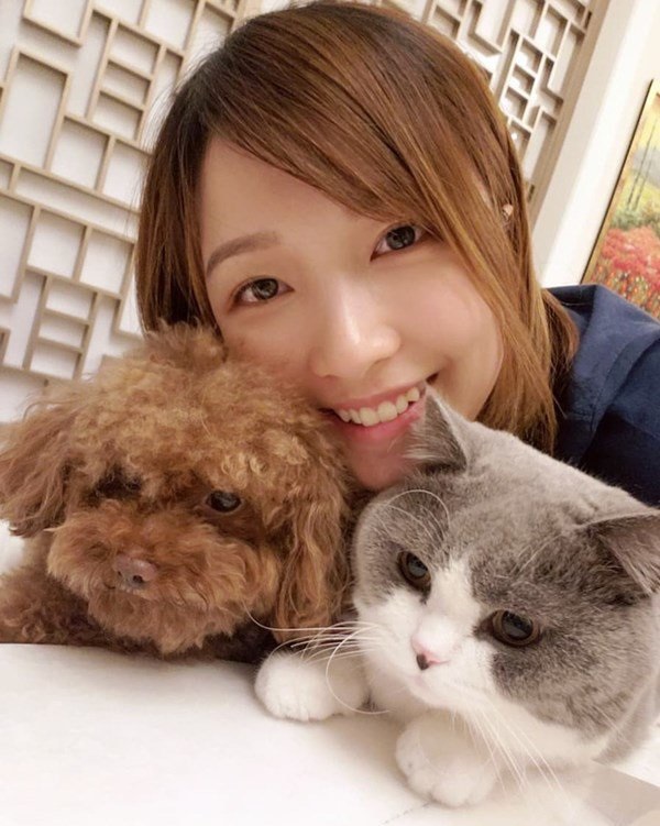 Á hậu khiến tỷ phú bỏ con yêu say đắm: 4 năm chưa được cưới, sống tằn tiện khó tin-5