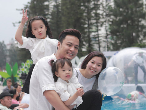 Bi béo nhà Xuân Bắc làm việc tốt được cô giáo trao thưởng, cách cậu bé khoe với bố khiến ai cũng phì cười vì đầy bầu trời triết lý-8